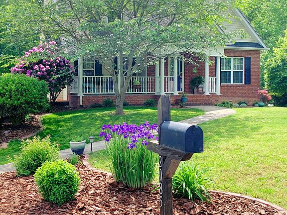 4th image of 2085 Denise Ln