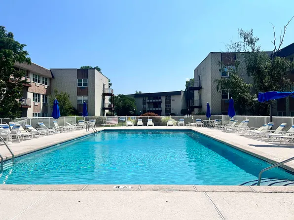 1111 River Road image 5 of 12