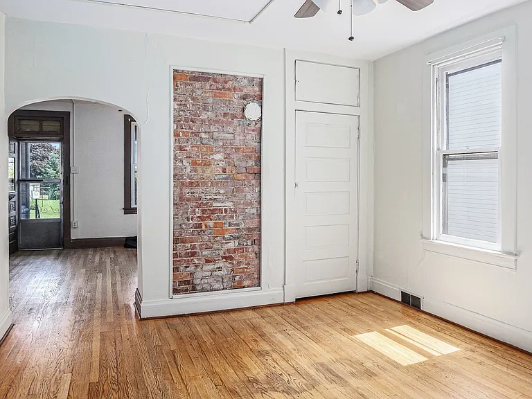 4727 5th Ave — Photo 7