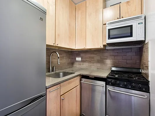 Rented by Sotheby's International Realty | media 13