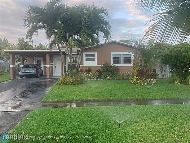 1st image of 221 NW 38th Pl