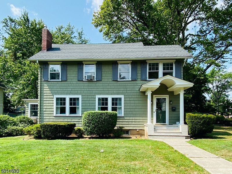 1st image of 49 University Ct