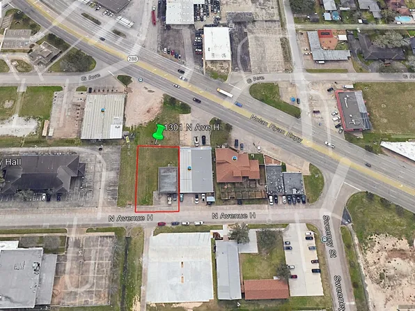 1301 N Avenue H, Freeport, TX 77541