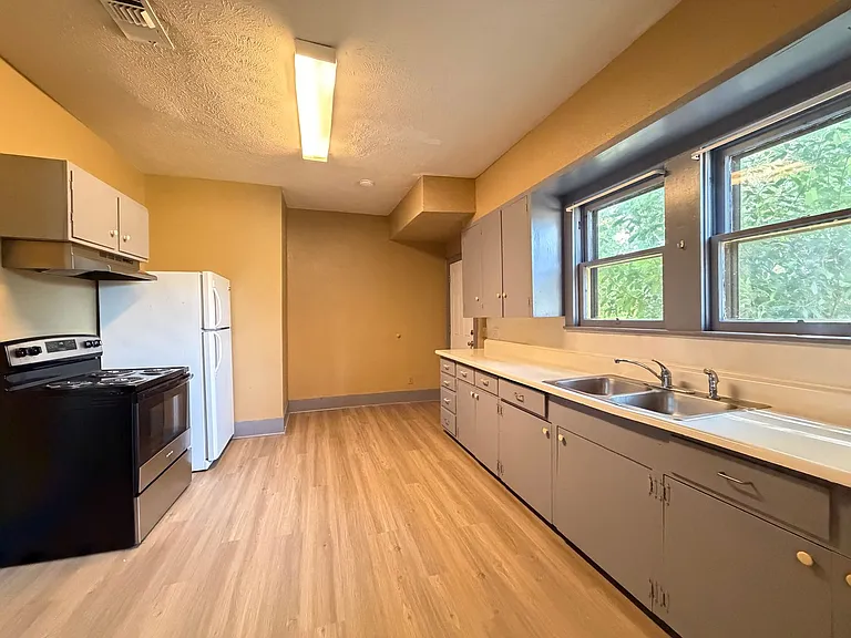 126 Wortham Dr — Photo 3