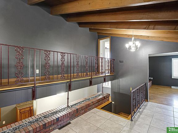 5th image of 10261 Miami St