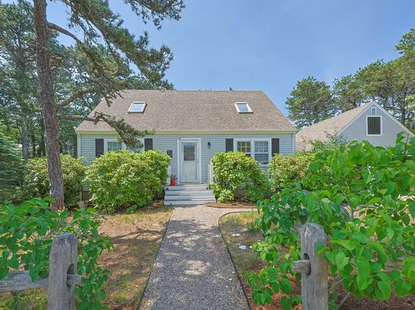 20 Freeman Ave, Wellfleet, MA 02667
