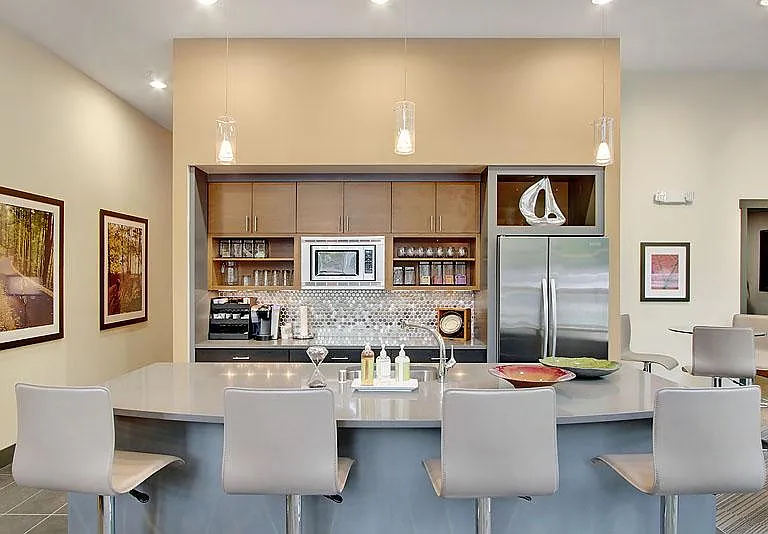 Compass Apartments — Photo 24
