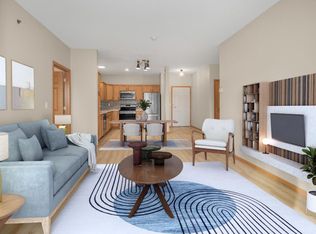 601 Levander Way APT 204, South Saint Paul, MN 55075