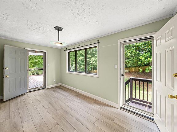 5th image of 739 Lippencott St
