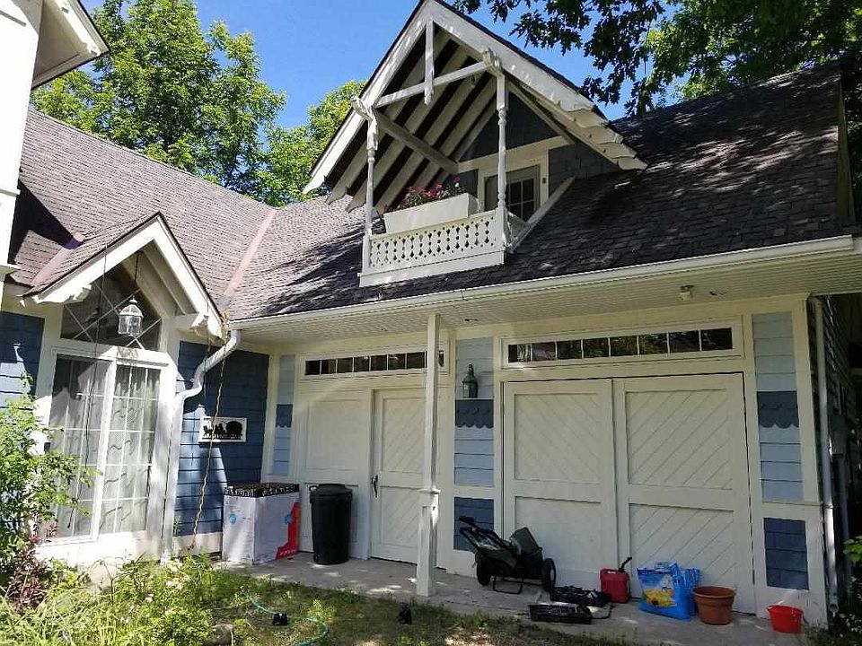 309 Mason St, Charlevoix, MI 49720 Zillow