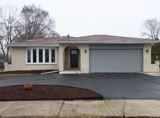 2800 Lake Park Dr, Lynwood, IL