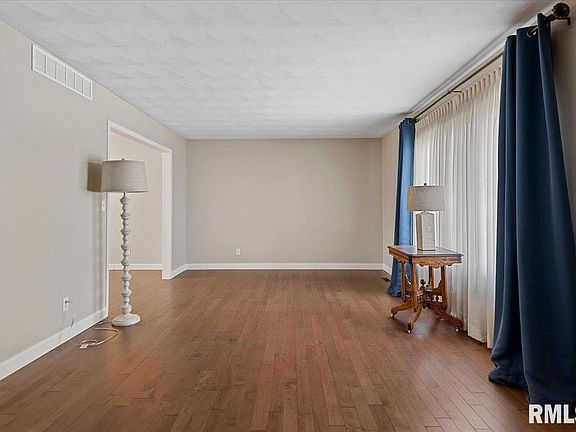 3rd image of 2900 Mill Point Ct