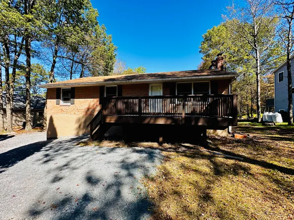 180 Penn Forest Trl, Albrightsville, PA 18210