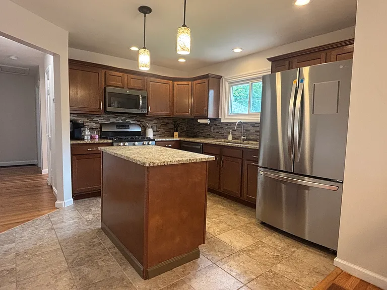 828 Selma Ave — Photo 16