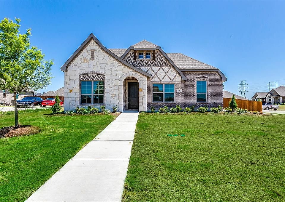 1st image of 357 Equestrian Dr