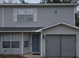 69 9th St E, Shalimar, FL 32579