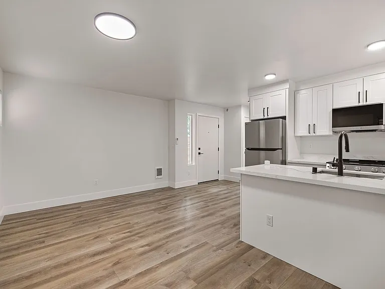 1129 Fawcett Ave #C — Photo 9