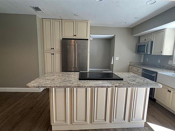 3rd image of 5503 SW 84th Dr