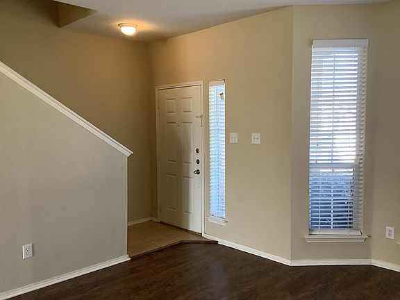 2nd image of 2801 Carolina Dr