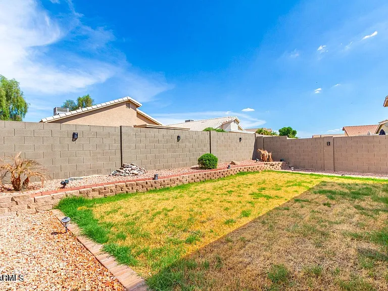 40147 N Cassara Dr — Photo 14