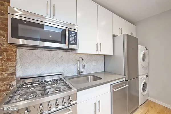 Rented by Citi Habitats | media 34