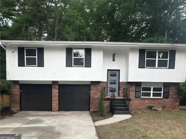 5851 Christopher Ln, Lithonia, GA 30058