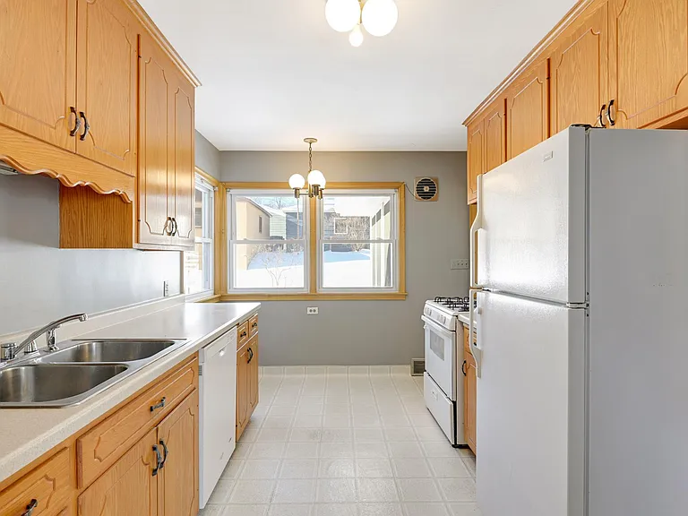 5048 Newton Ave S — Photo 6