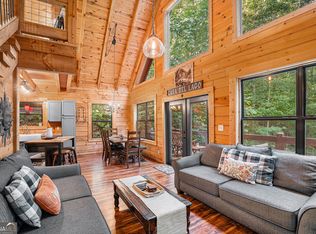 657 Beaver Lake Dr, Ellijay, GA 30540