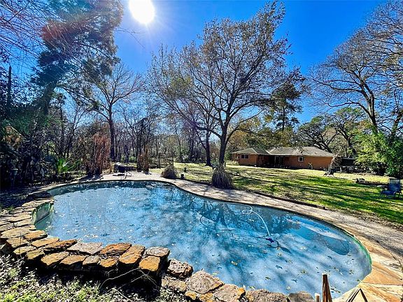 3rd image of 11502 Glenora Drive