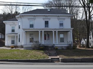 635 Washington St APT 1, Holliston, MA 01746