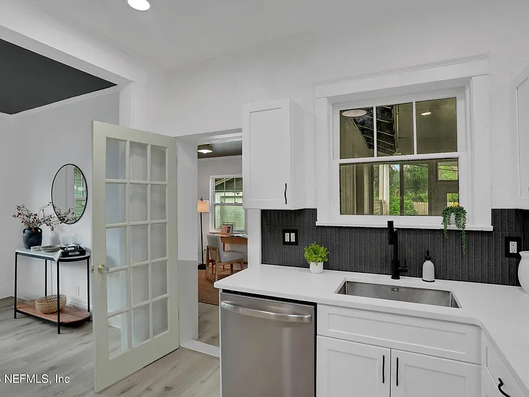 4725 French St — Photo 37
