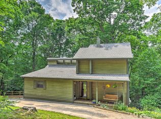25 Oakwood Rd, Candler, NC 28715