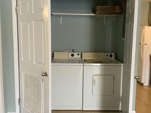 4th image of 230 Lanier Dr #39