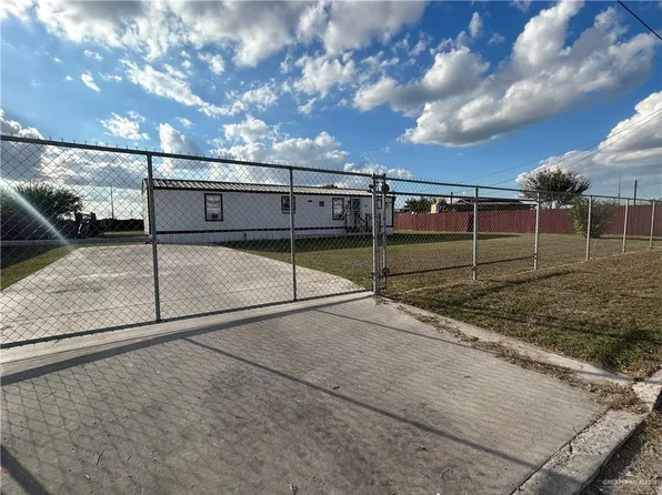 1203 Los Cielos Cir W, Donna, TX 78537