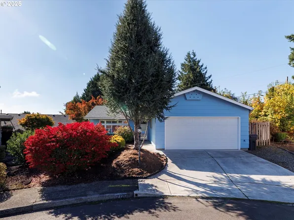 12720 SW Prince Albert St, King City, OR 97224