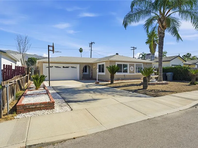409 W Camellia Way — Photo 4