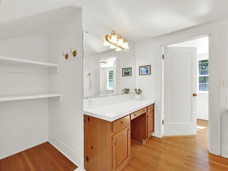 2260 E 15th Ave — Photo 28