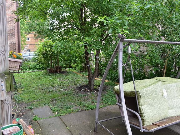 5th image of 2822 W Granville Ave #2W