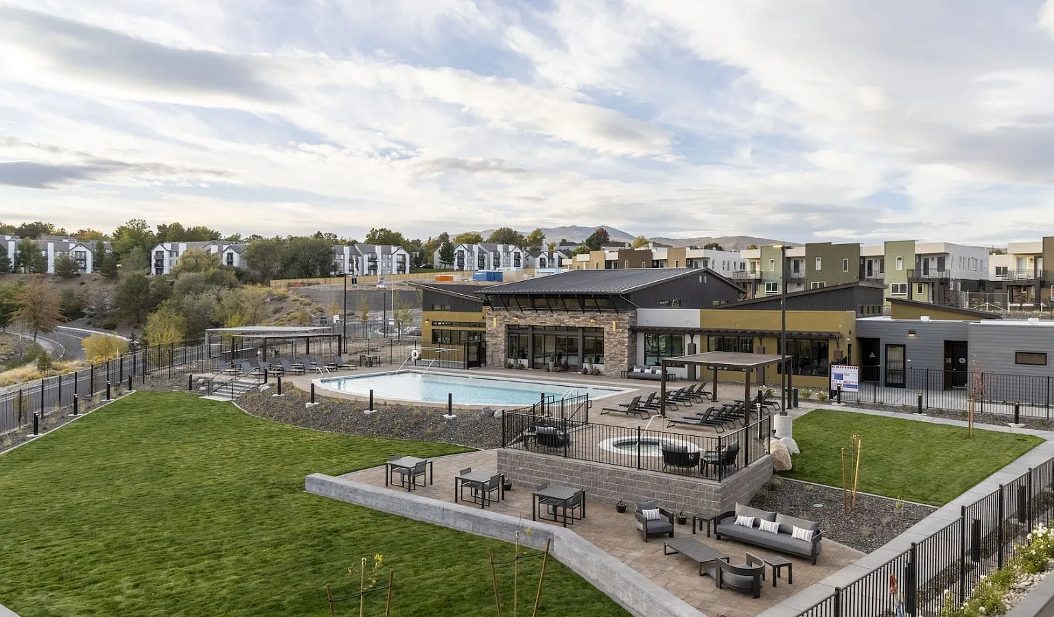 The Retreat Luxury Townhomes — Photo 2
