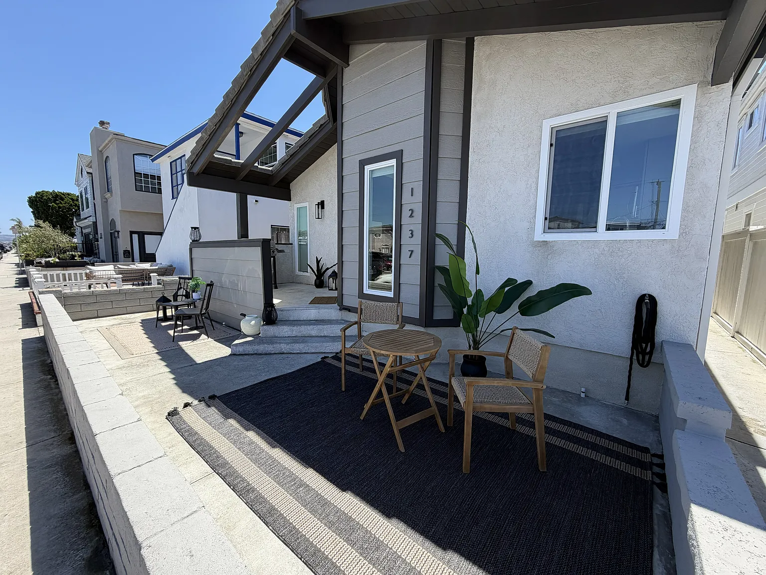3 bed, 1250 sqft, $1,760 — Photo 1