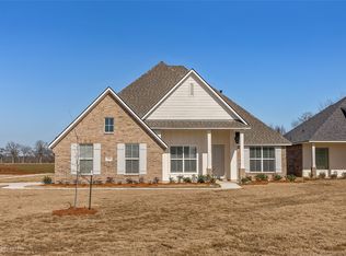 211 Ferry Lake Dr, Bossier City, LA 71111