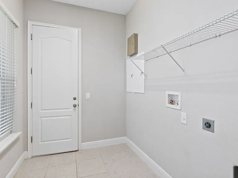 9211 Neher St — Photo 18