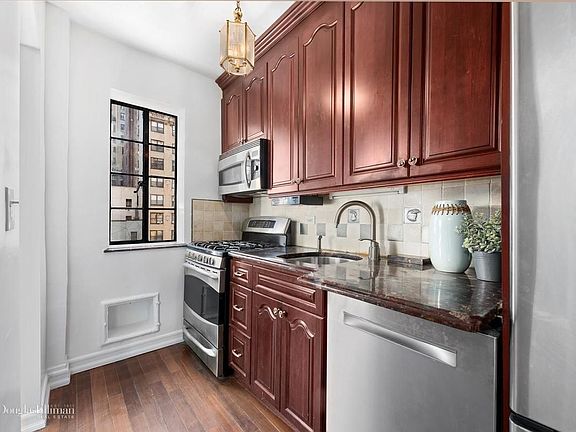 4th image of 10 Park Ave #7G