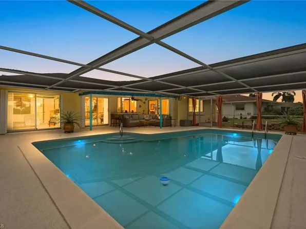 396 Bay Meadows DR, NAPLES, FL 34113