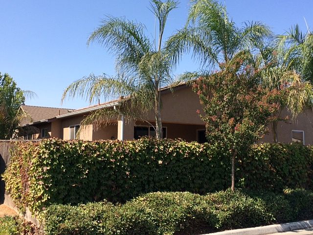 2nd image of 5574 N Plum Ln