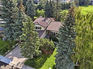 149 W Edgehill Dr NW, Calgary, AB T3A2W5