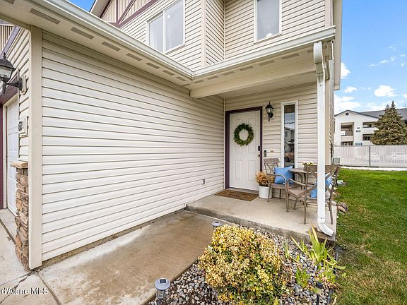 5th image of 632 N Hydra Pl #B
