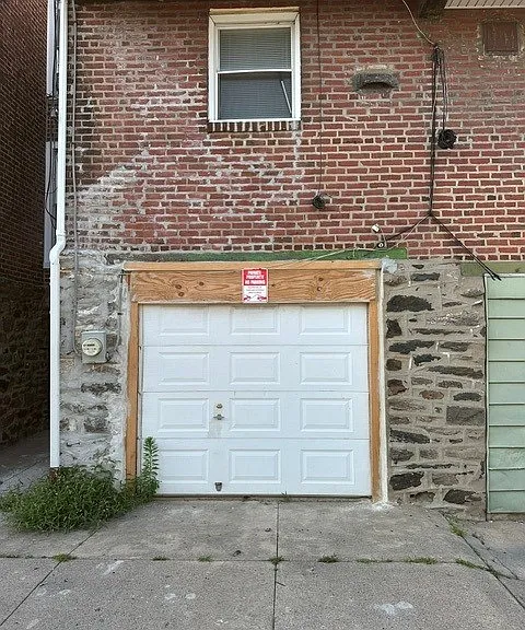 258 Rosemar St — Photo 10