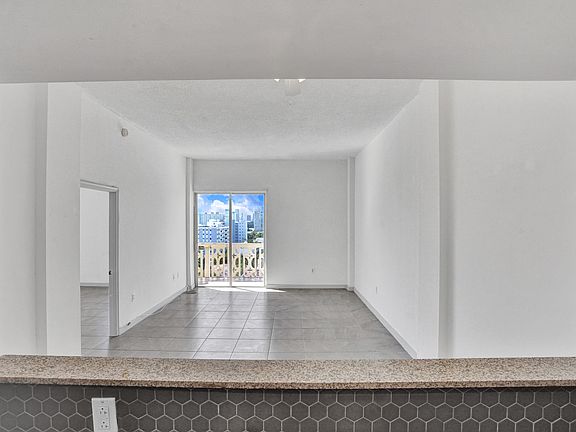 4th image of 1020 Meridian Ave APT 915