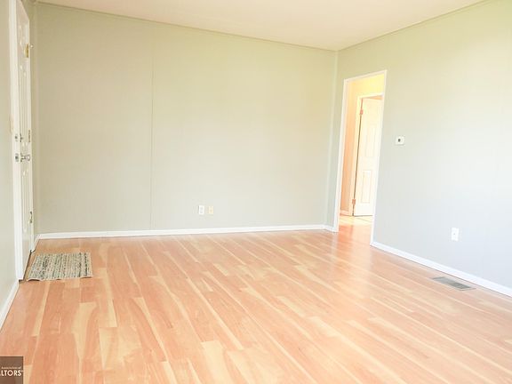 4th image of 1426 Prince St